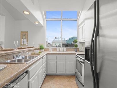 16778  Bayview  B  Drive, Huntington Beach, CA