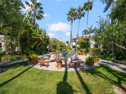 4822  Tiara  104  Drive, Huntington Beach, CA