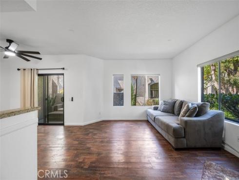 4822  Tiara  104  Drive, Huntington Beach, CA