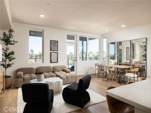 414  Main  430  Street, Huntington Beach, CA