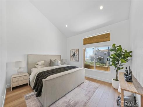 2000  Pacific Coast Highway  313 , Huntington Beach, CA