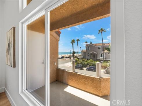 2000  Pacific Coast Highway  313 , Huntington Beach, CA