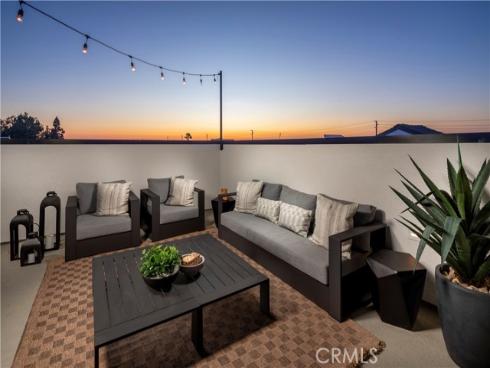 19011  Main  129  Street, Huntington Beach, CA