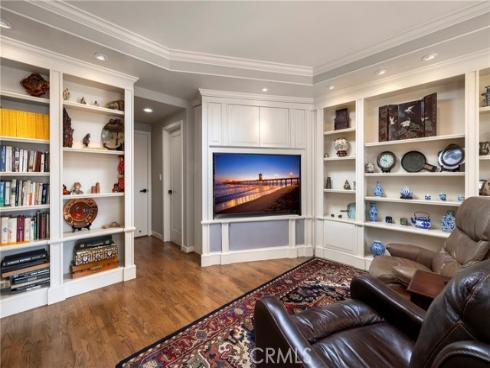 3871  Mistral   Drive, Huntington Beach, CA