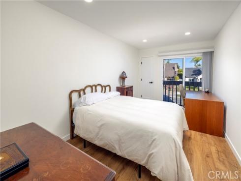 3871  Mistral   Drive, Huntington Beach, CA