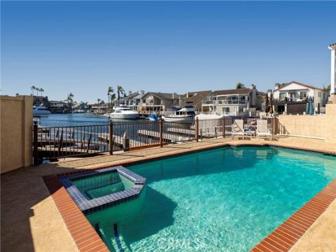 3871  Mistral   Drive, Huntington Beach, CA