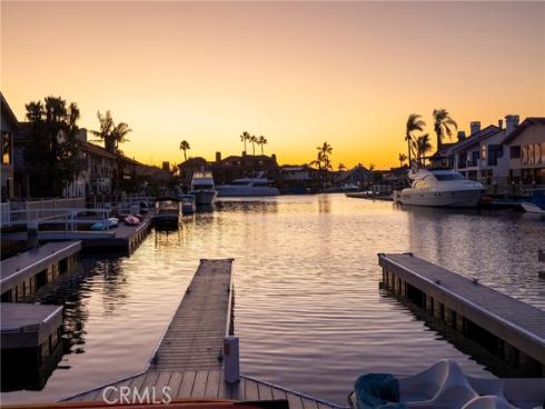 3871  Mistral   Drive, Huntington Beach, CA