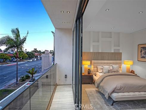 505  17th   Street, Huntington Beach, CA