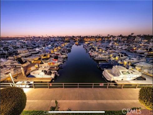 4165 Warner Avenue 202