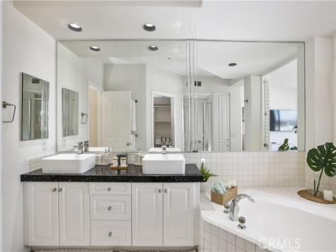 4165  Warner  202  Avenue, Huntington Beach, CA