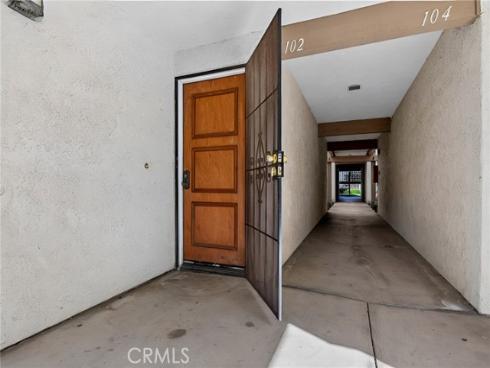 4831  Lago  102  Drive, Huntington Beach, CA