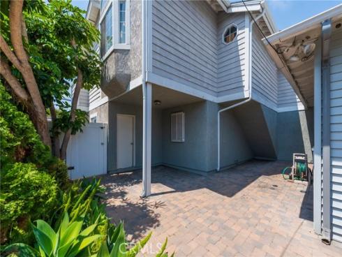 1701  Lake   Street, Huntington Beach, CA