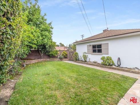 949  10th   Street, Huntington Beach, CA