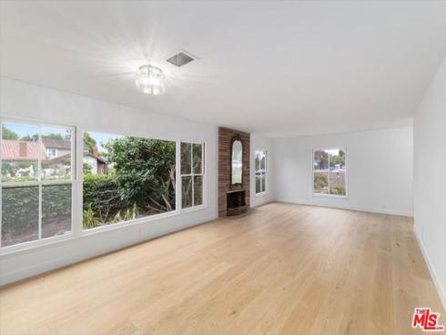 949  10th   Street, Huntington Beach, CA