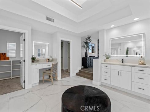 1915  Pine St  , Huntington Beach, CA