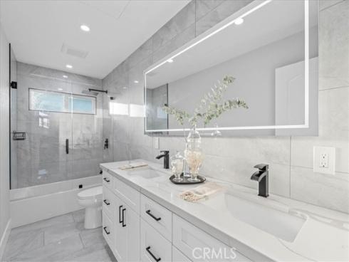 1915  Pine St  , Huntington Beach, CA