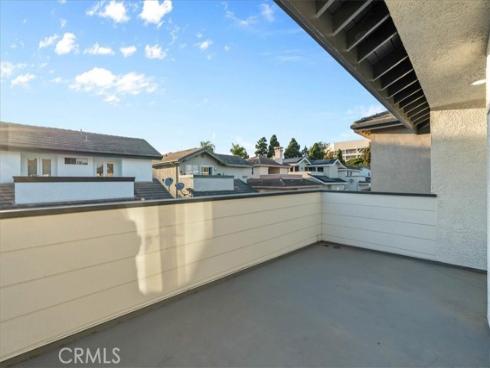 1915  Pine St  , Huntington Beach, CA