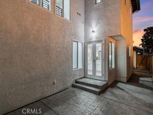 1915  Pine St  , Huntington Beach, CA