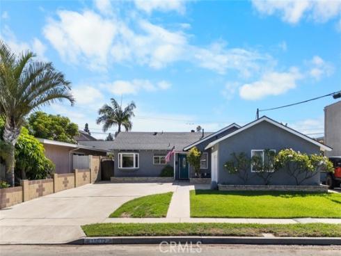 15072  Sussex   Circle, Huntington Beach, CA