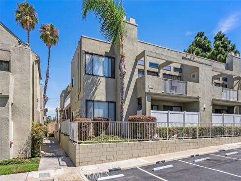17722  Sergio Circle  CI104 , Huntington Beach, CA