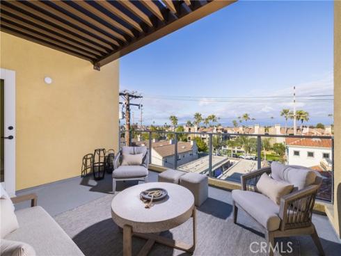 414  Main  420  Street, Huntington Beach, CA