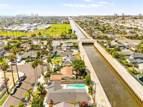 20401  Somerville   Lane, Huntington Beach, CA