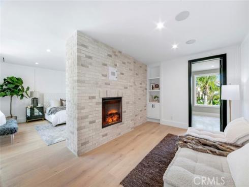 521  12th   Street, Huntington Beach, CA