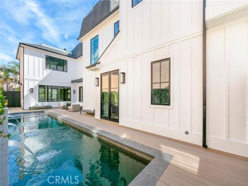 521  12th   Street, Huntington Beach, CA