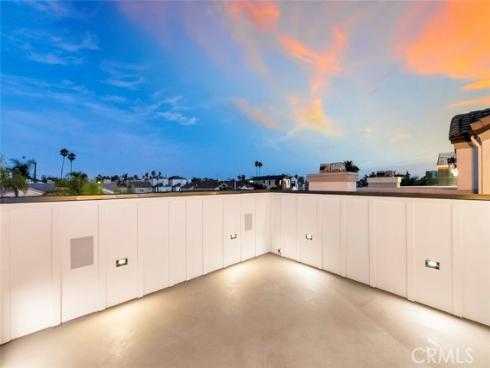521  12th   Street, Huntington Beach, CA