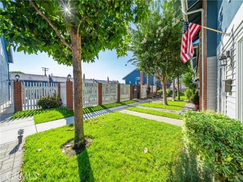 2612  Del Way  B , Huntington Beach, CA