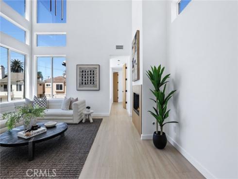 309  8th   Street, Huntington Beach, CA