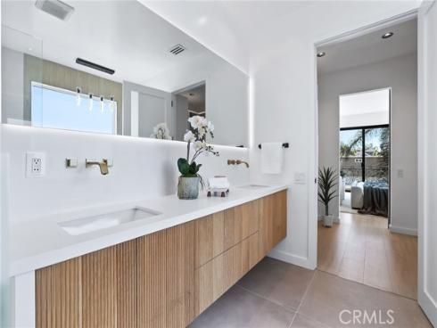 309  8th   Street, Huntington Beach, CA