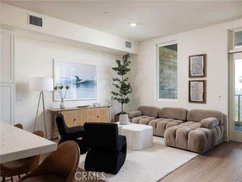 414  Main  330  Street, Huntington Beach, CA