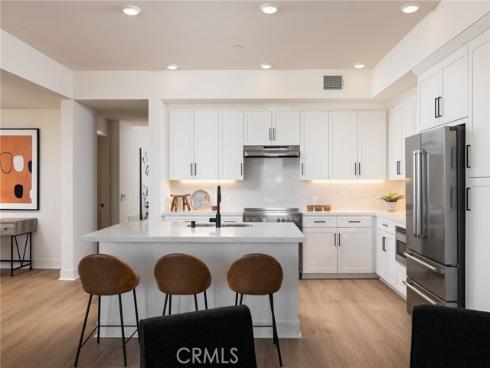 414  Main  330  Street, Huntington Beach, CA