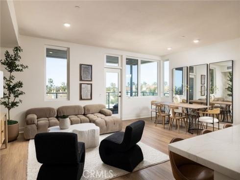 414  Main  330  Street, Huntington Beach, CA