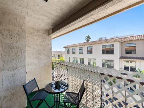 18900  Delaware  48  Street, Huntington Beach, CA