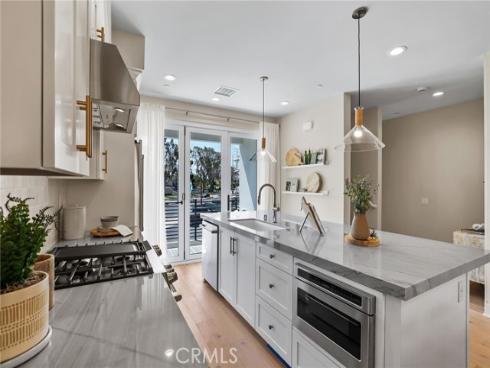 19071  Main  117  Street, Huntington Beach, CA