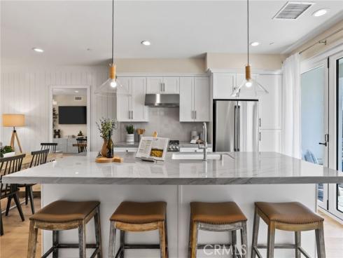 19071  Main  117  Street, Huntington Beach, CA