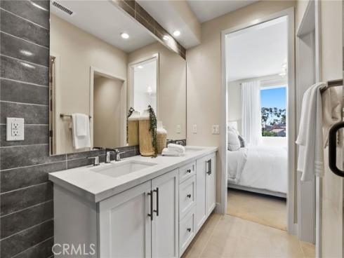 19071  Main  117  Street, Huntington Beach, CA