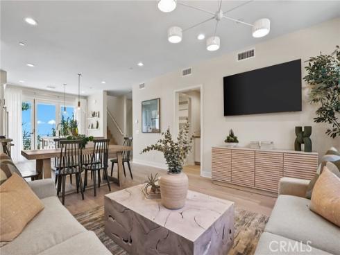 19071  Main  117  Street, Huntington Beach, CA