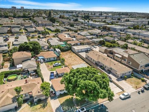 7802  Newman   Avenue, Huntington Beach, CA