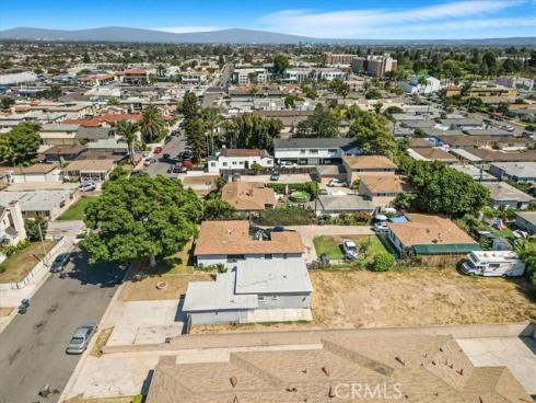 7802  Newman   Avenue, Huntington Beach, CA