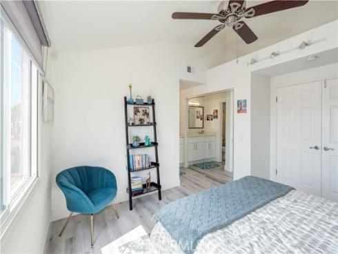 3201  Francois  67  Drive, Huntington Beach, CA