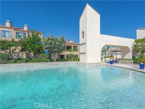 3201  Francois  67  Drive, Huntington Beach, CA