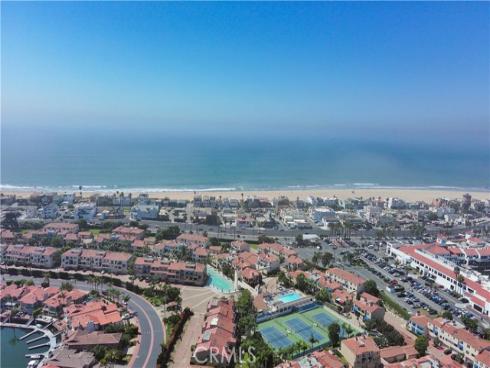 3201  Francois  67  Drive, Huntington Beach, CA