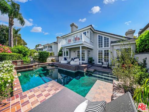 19382  Woodlands   Drive, Huntington Beach, CA