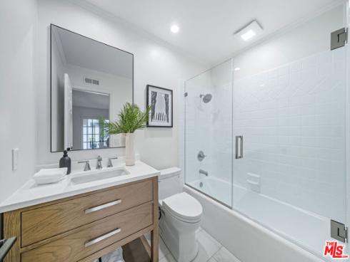 19382  Woodlands   Drive, Huntington Beach, CA