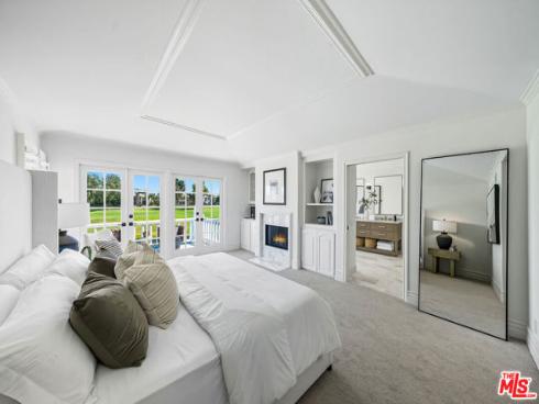 19382  Woodlands   Drive, Huntington Beach, CA