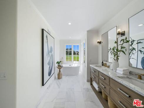 19382  Woodlands   Drive, Huntington Beach, CA