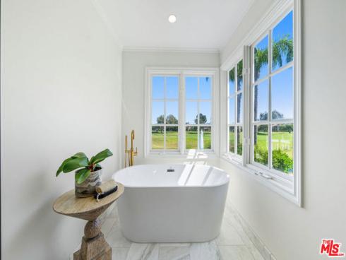 19382  Woodlands   Drive, Huntington Beach, CA